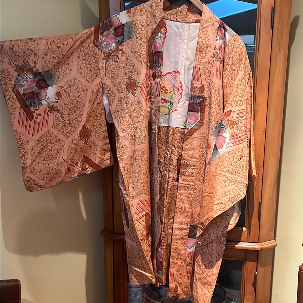 Circa 1940 Women’s Silk Japanese Kimono